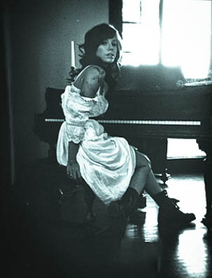 christina-perri's-grand-piano-TwentyWonder-20wonder-20-wonder