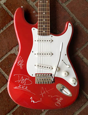 signed-foo-fighters-guitar-TwentyWonder-20wonder-20-wonder