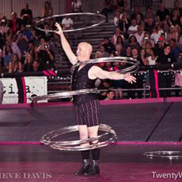 Mat Plendl, hula hoop virtuoso, at TwentyWonder 2013. Photo by Genevieve Davis.